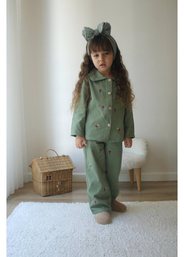 YEŞİL RENKLİ ÇİÇEK DESENLİ GABARDİN TAKIM